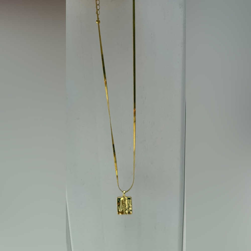 Uncommon James Elegant Pendant Necklace - Picture 6 of 8